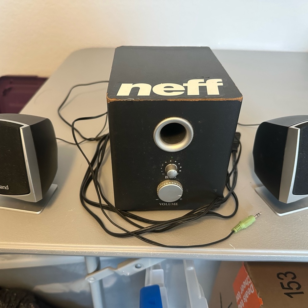 Neff Black and Silver 2.1 Speaker Set with Subwoofer